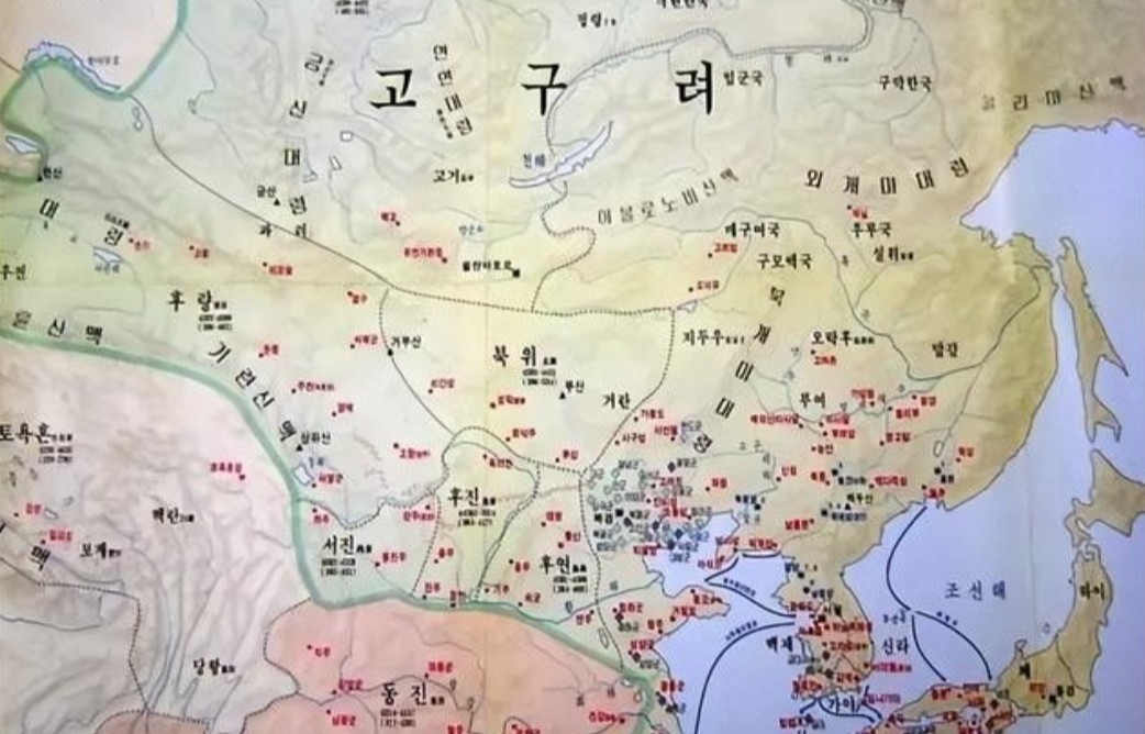 二战结束，朝鲜半岛一分为二，现在朝鲜人口2600余万，韩国5200多万，按照唯物