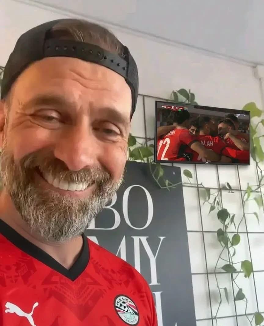 看来克洛普是真的喜欢萨拉赫啊！[笑哭][笑哭][笑哭]#利物浦# #非洲杯# #