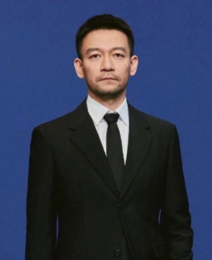 看完93大阅兵
郭帆慌了


郭帆看阅兵还得改剧本
这事想想挺有意思

他拍的《