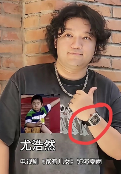 查了一下《家有儿女》的小雨

真是不查不知道，一查跪了。

“小雨”一点也不可怜