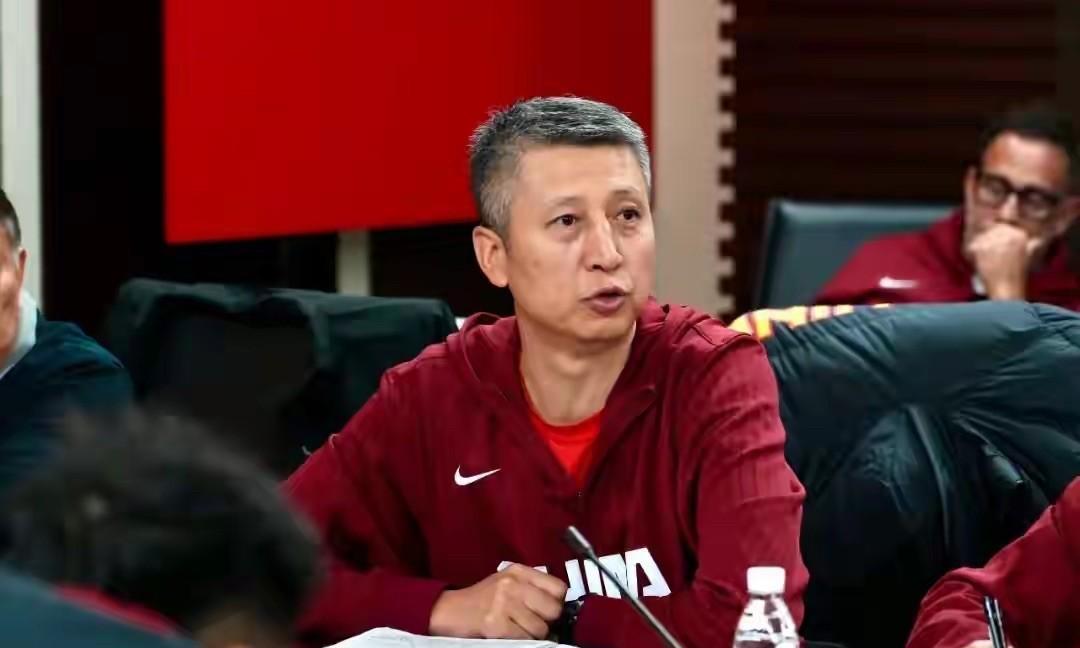 男篮近期的集训名单已经出炉，郭士强主教练组建了老中青相结合的阵容，其教练组颇为豪
