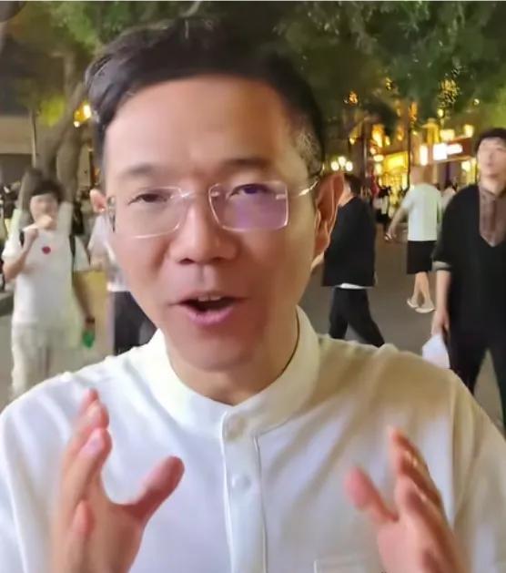太好了，李律太棒了！
李律昨天来到了美丽的冰城哈尔滨，
热情的宣传了美丽的冰城：
