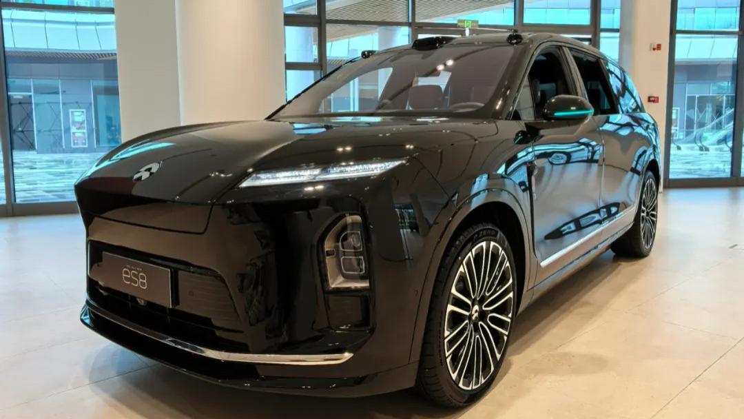 行政豪华版41.68万元起，蔚来全新ES8预售开启