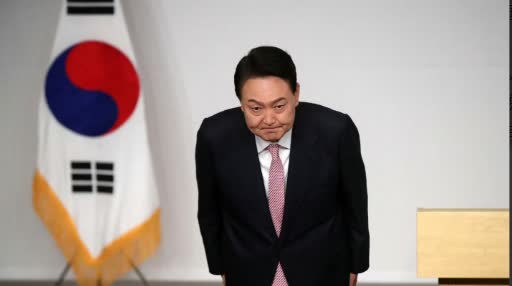 65岁尹锡悦做最后一搏！刚刚，韩国前总统尹锡悦突然向外界宣布，他经过深思熟虑决定