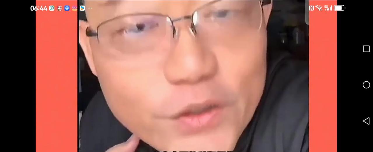 【小丑，永远是小丑】
上串下跳几个月
整天就是那点事
以为人气爆棚，开始卖货
只