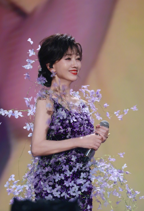 官宣阵容太震撼了，杨盼盼林美璊等童年女神集体亮相，这阵容十年难遇，当上海滩前奏响