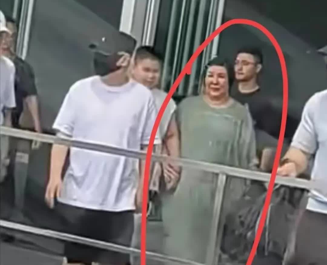 郭德纲夫人有多重啊？
目测一下！
