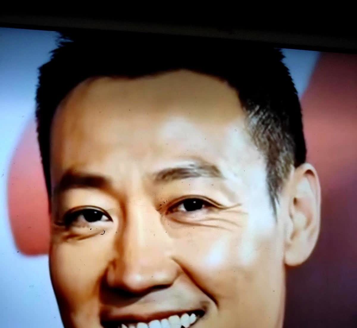 一周了，哭够了，眼干了真走了。

大伙儿都说辛柏青瘦得脱了相，可谁劝都没用啊