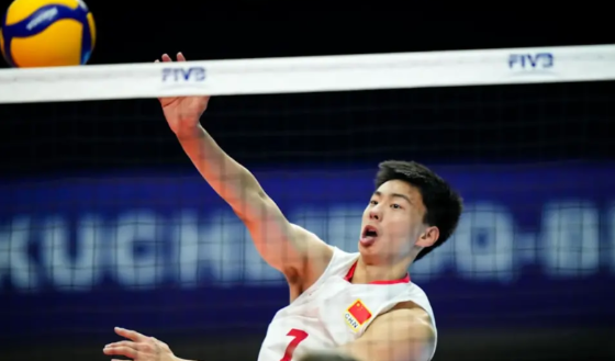 法国男排拒绝和中国队握手！
U19男排世锦赛，中国队在队员达到体能极限时，咬牙坚