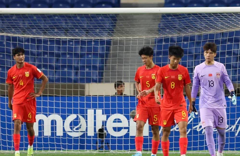 感谢沙特！恭喜U17国足！1-2绝境求生，双杀乌兹+泰国，6分=出线
U17国