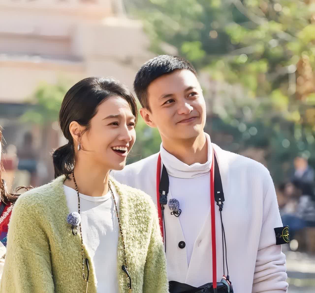 现在全网最紧张的已经不是那尔那茜了
而是周一围，
不是因为周一围自己出了什么