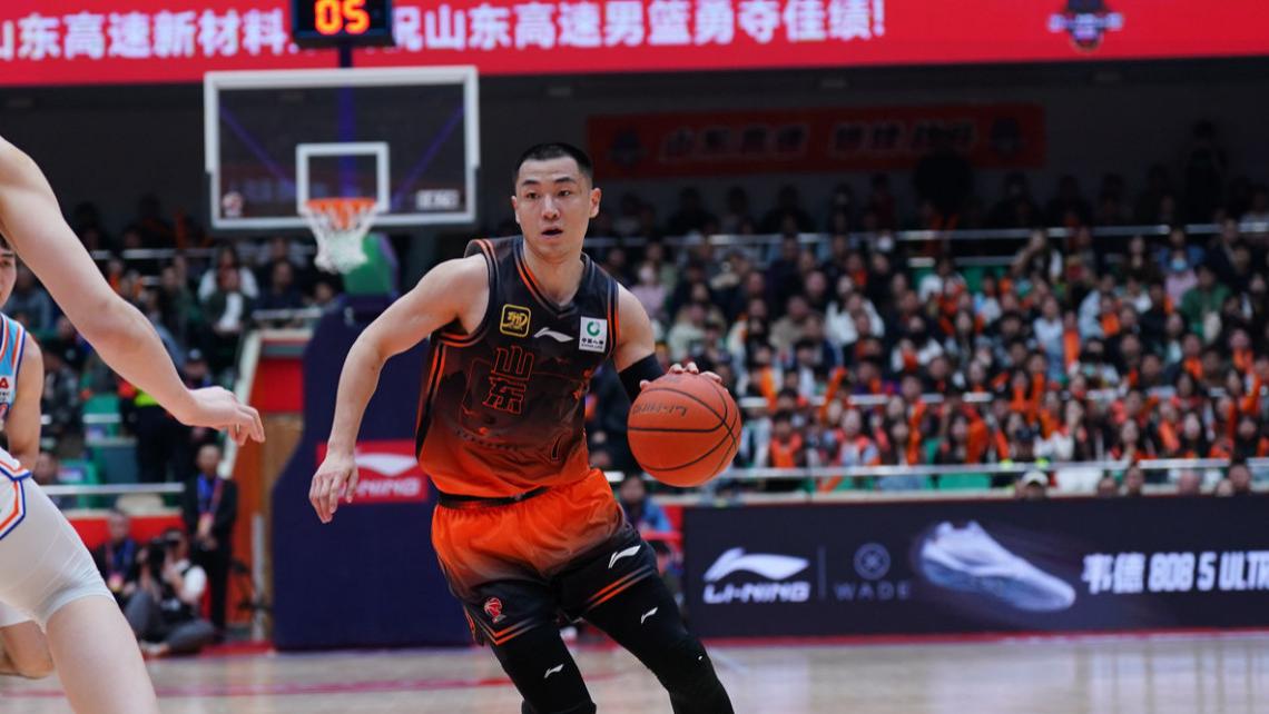 落后3分为何给篮下队友？高诗岩硬怼网友：对你们无语 还要怎样？