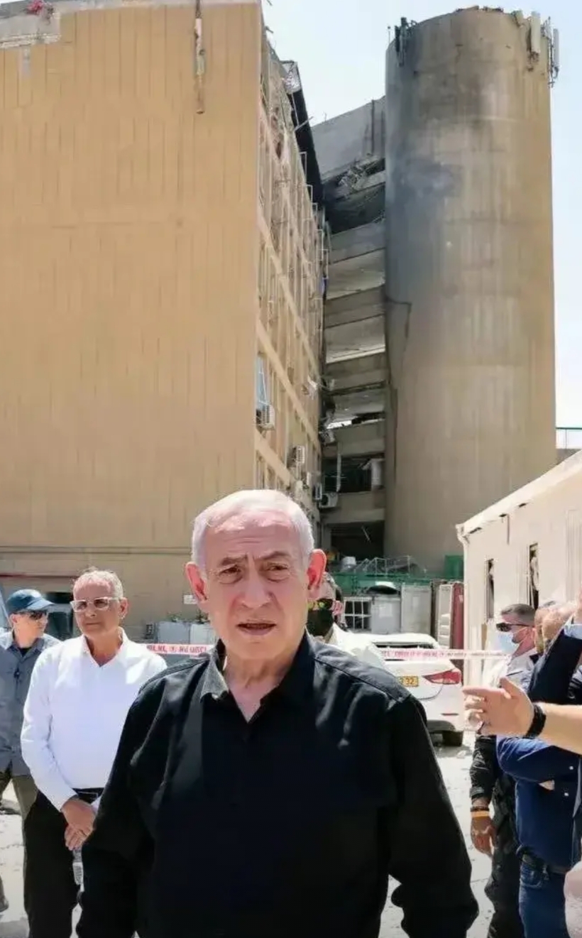伊朗对以色列的反击把老美在中东的所有底牌给晾出来了。老美不敢打持久战、消耗战不敢