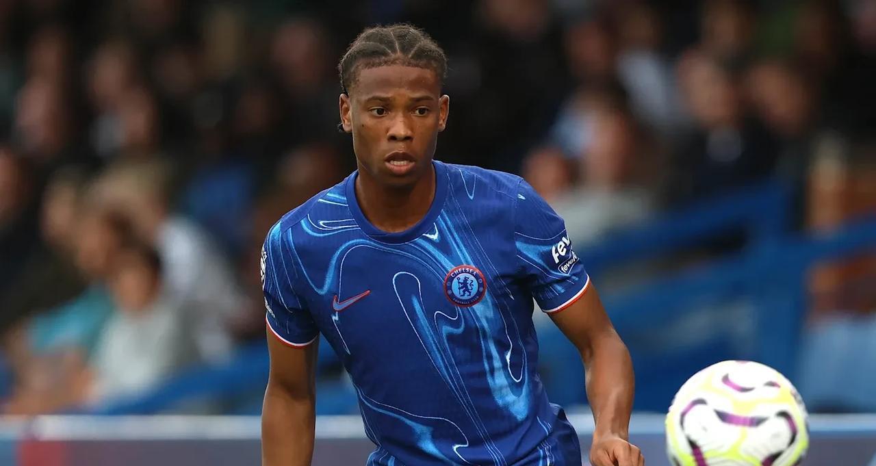 切尔西官方宣布，伊什-塞缪尔斯-史密斯永久转会至法甲斯特拉斯堡。
这位球员202