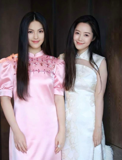 王诗龄，居然这么漂亮，边上的明星都黯淡无光了，16岁就成为了巨星