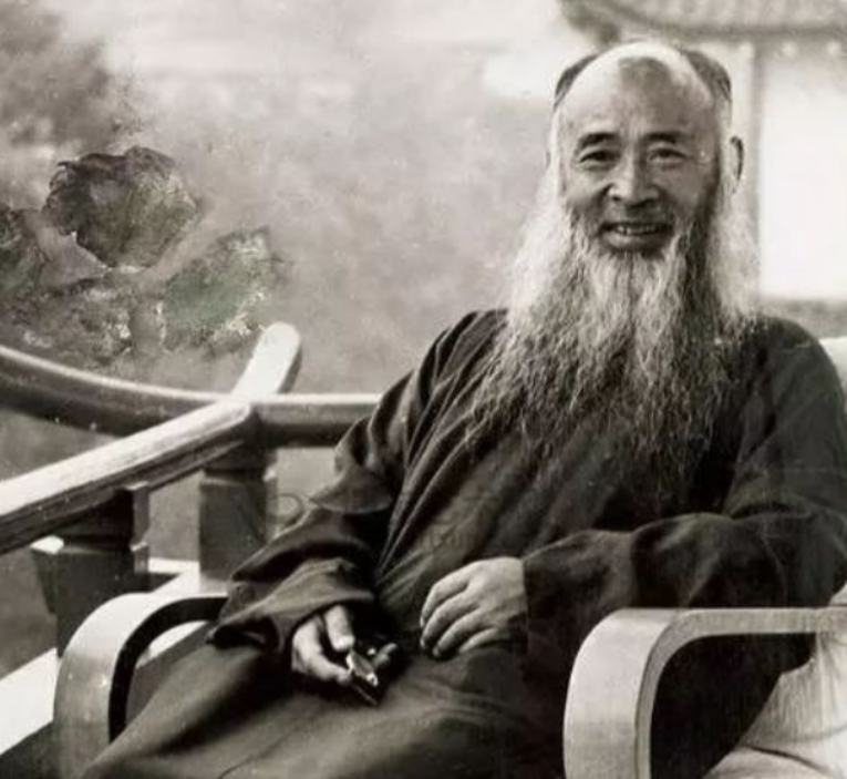 1935年，张大千在醉酒后画了一幅猛虎图。图画完成后，竟然被人以高价买走。但酒醒