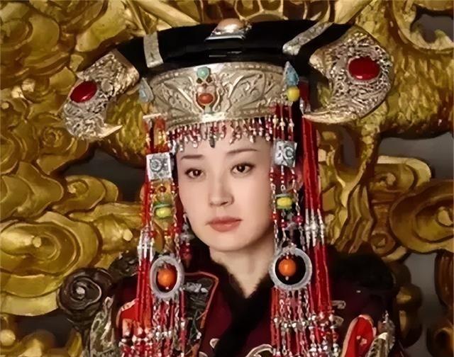 1688年，孝庄太后病重。临终前，她紧紧抓住女儿阿图的手。康熙知道她的担心：“祖