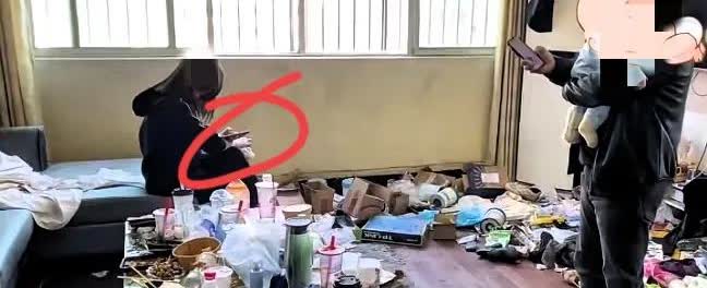 这样的妻子，再漂亮也真不能娶！
男子出差半年，临时请假奔回来，推开门差点没背过