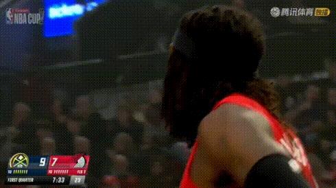 悲催！杨瀚森轮换时间被罗威抢走，无缘对决约老师。
给了你机会没抓住，现在是一点上