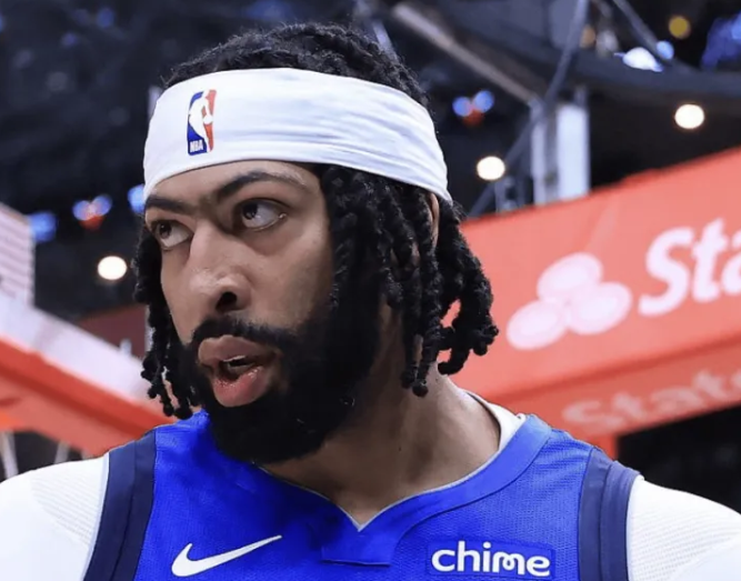 前NBA球员约翰-沃尔在节目Run It Back中，谈到了自己肯塔基的校友安东