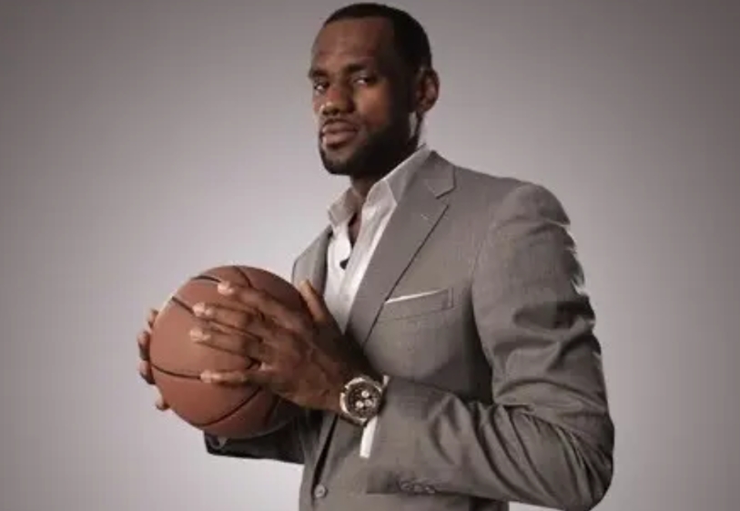 詹姆斯的下家可能性分析：
1，勇士
绝无可能，詹姆斯联手库里的情况是不可能出现的