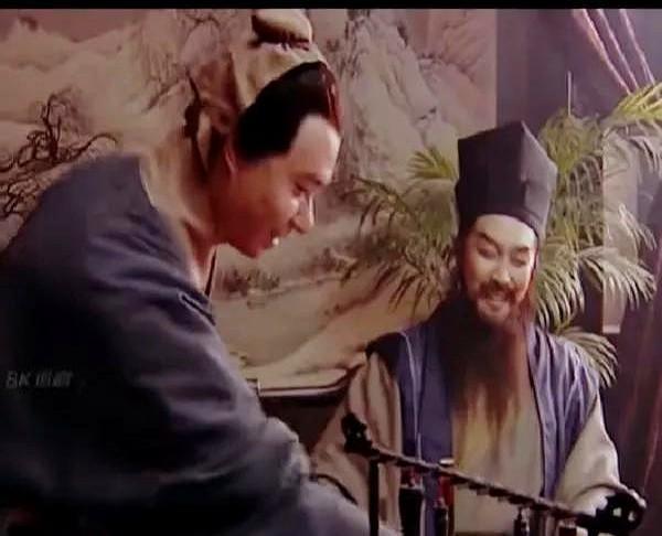 唐国强三句台词就让苏轼活了，观众却认不出这张熟脸。
镜头只给三十秒，高帽大胡子遮