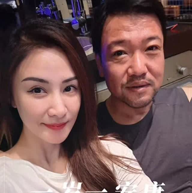 内娱中年男演员扎堆减肥？
瘦到脱相、老态尽显
不是应该瘦下来很帅气吗？

