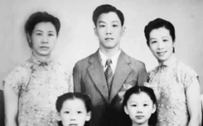 李国秦的养女怀孕了，孩子父亲竟是她的丈夫！



出身名门的李国秦，是晚清重臣李