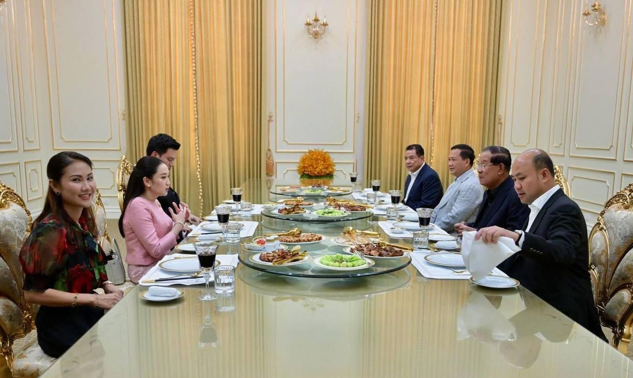 泰国军方持续施压，总理女儿面临下台危机，他信终于出面表态，已与洪森恩断义绝！
因