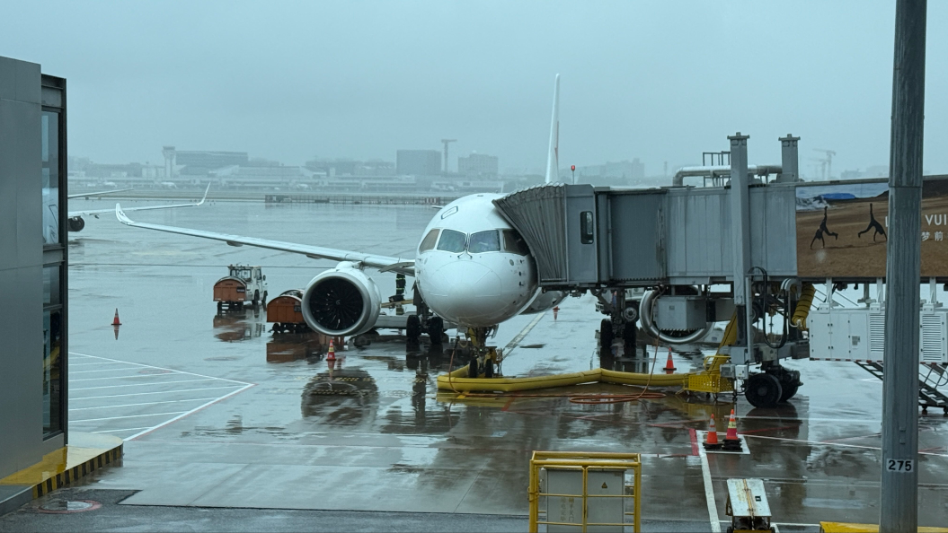 首次乘坐C919，总体感觉和A320/波音737没有太大差异，机头和翼梢小翼颜值