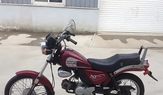 大家还记得幸福90吗？这小太子车，造型很是神气，而且经济耐用，百公里油耗不到2升