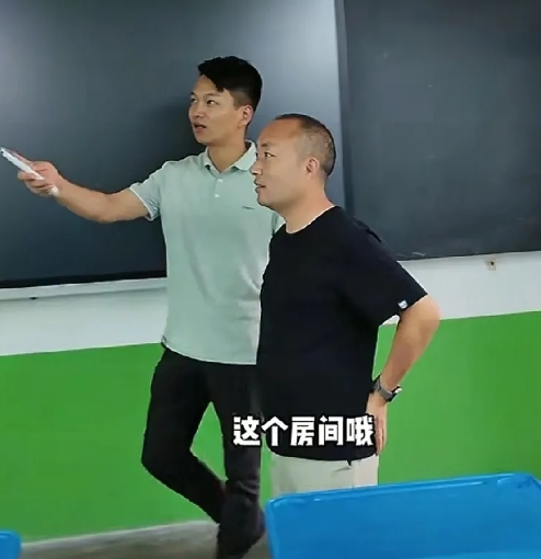 不得不说小曾哥这营销手段挺高明的！短短几个下乡助农视频就把人设立住了，只是每个视