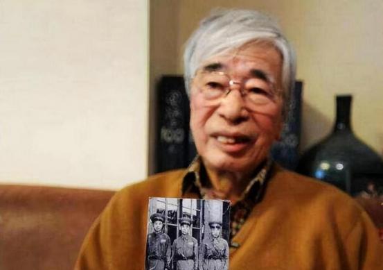 1948年，日本人砂原惠改名换姓化名张荣清，并谎报中国国籍，加入解放军，在辽沈战