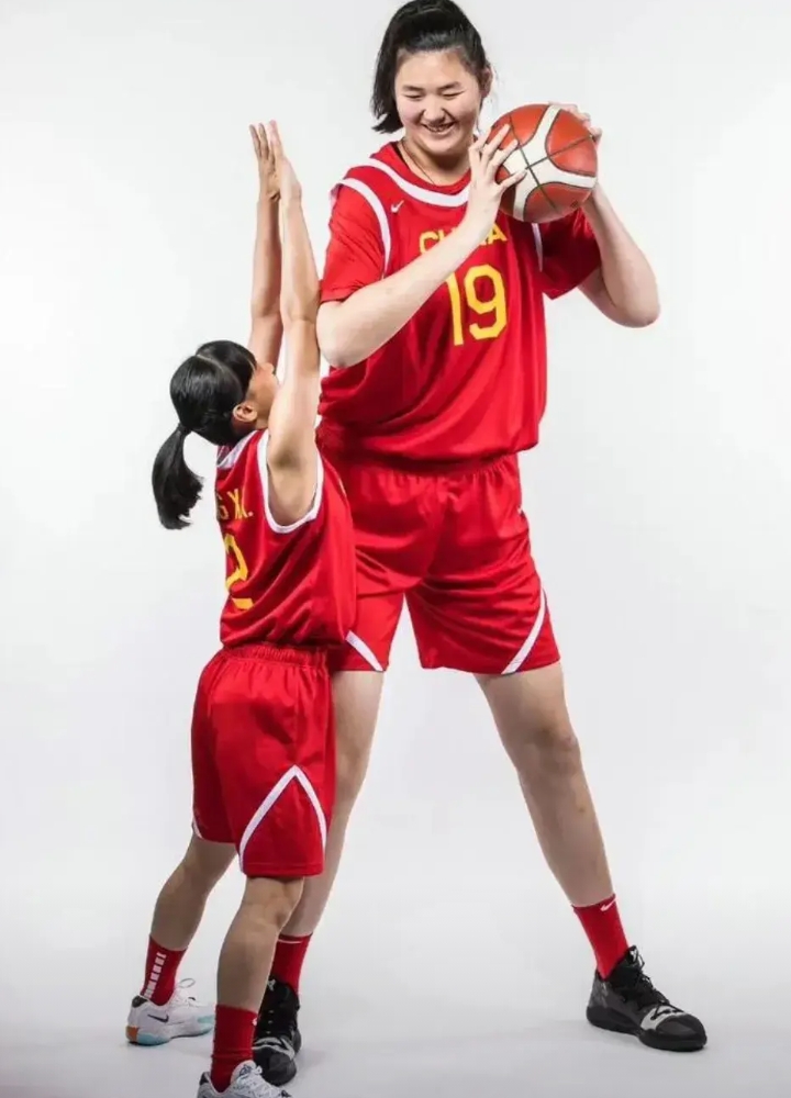 张子宇未来十年能否统治世界篮坛？
中国篮球名宿马健曾经预言:未来十到十五年，张子
