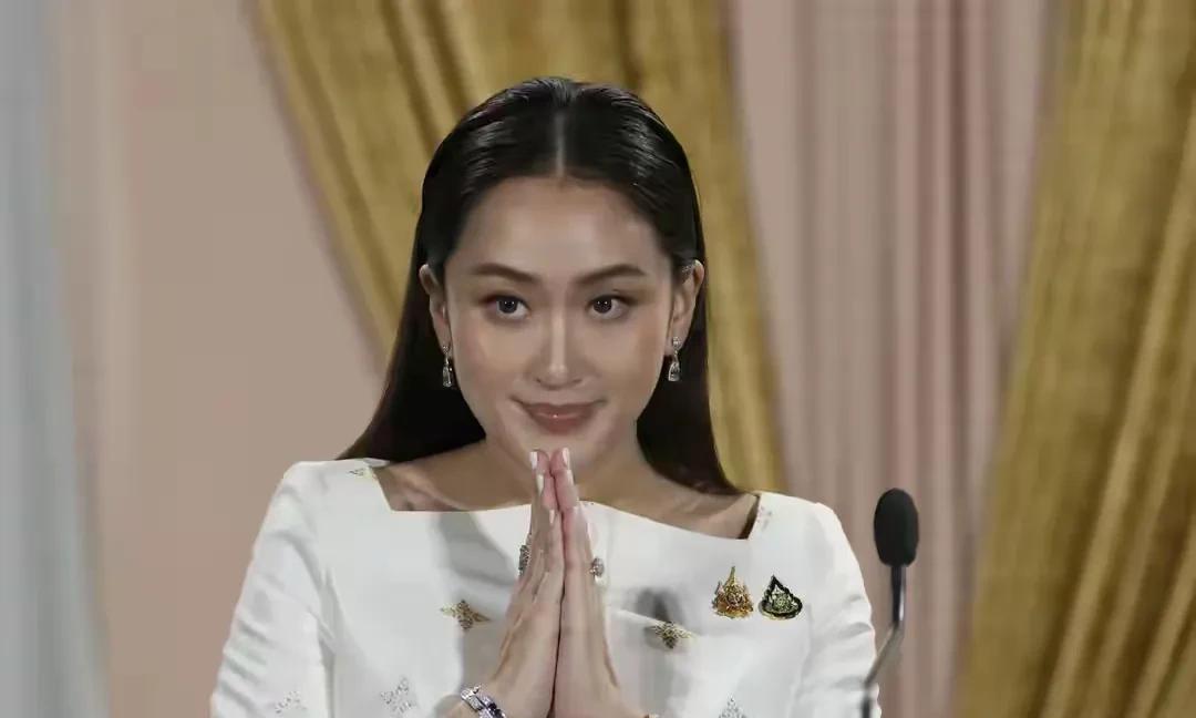 随着泰柬边境的不断“暴雷”，冲突升级为全面战争！关于谁先“开火”谁违背国际法，双