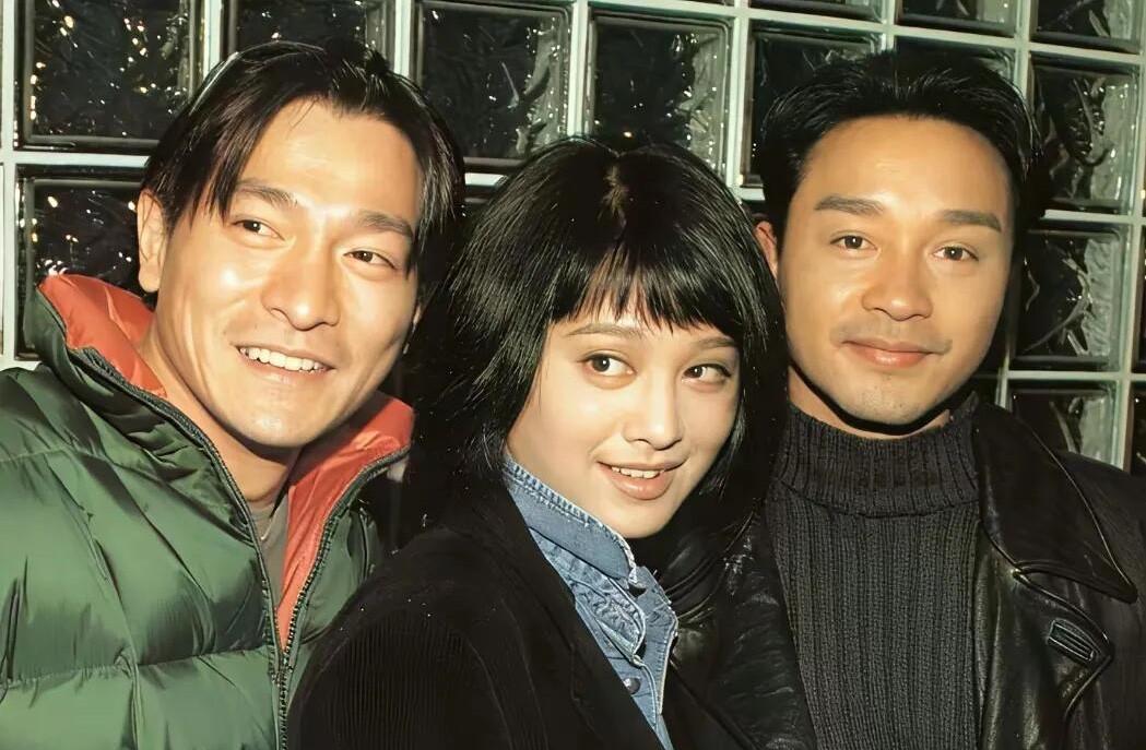 还是喜欢这些九十年代的明星们，第一眼看上去或许没有那么帅，那么美丽，但是一个个都