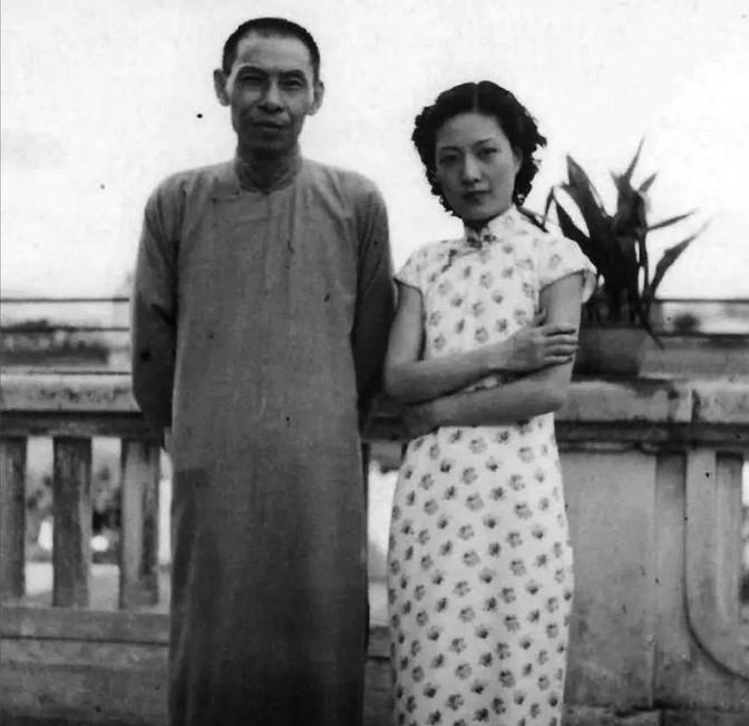 1933年的一天，杜月笙给梅兰芳打电话要4万大洋。梅兰芳为难地说：“杜老板，你知