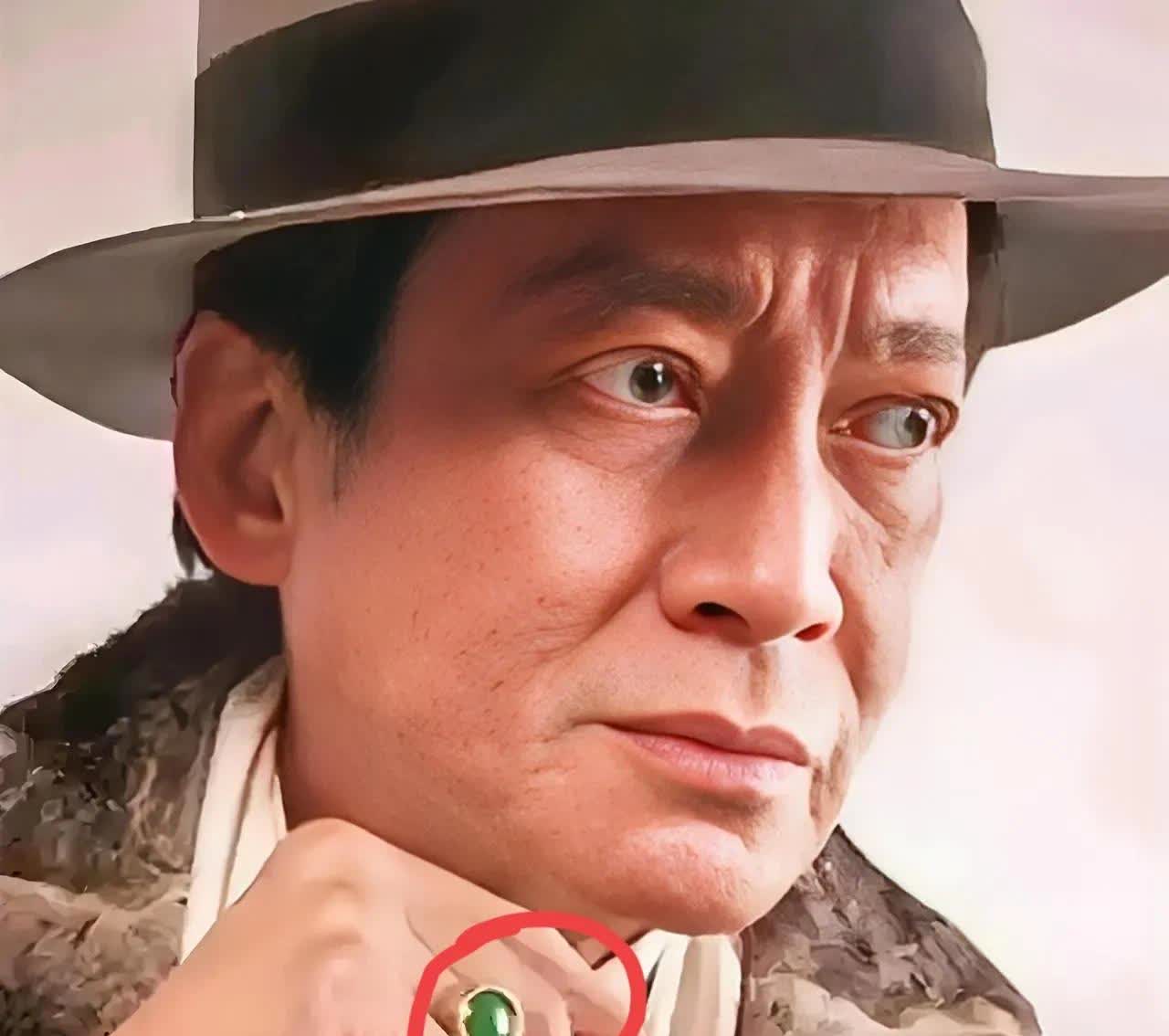 香港第一"恶人"方刚走了。
不是死于疾病，也不是死于贫穷，
而是死于了孤独，