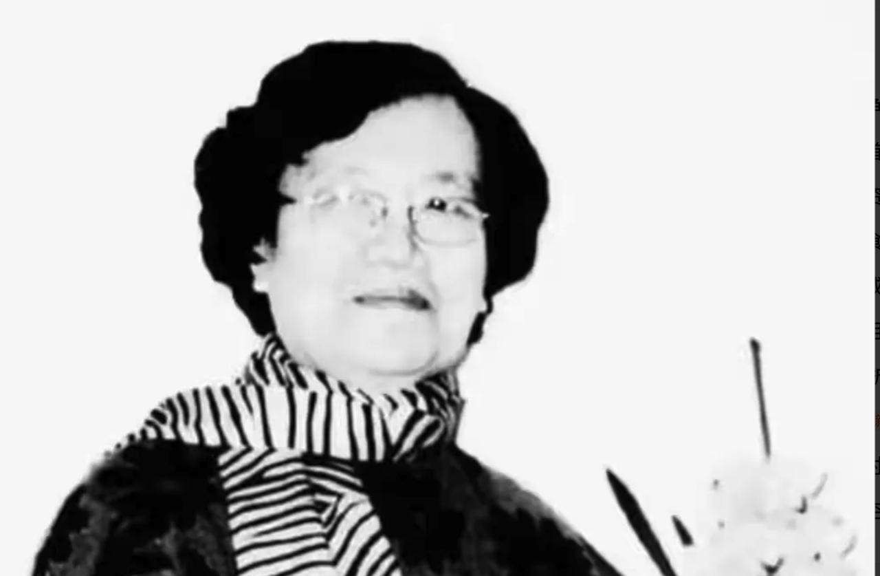 1951年，一个女特务被带到刑场，执行枪决，谁知这时，副省长派人过来传话：“这个