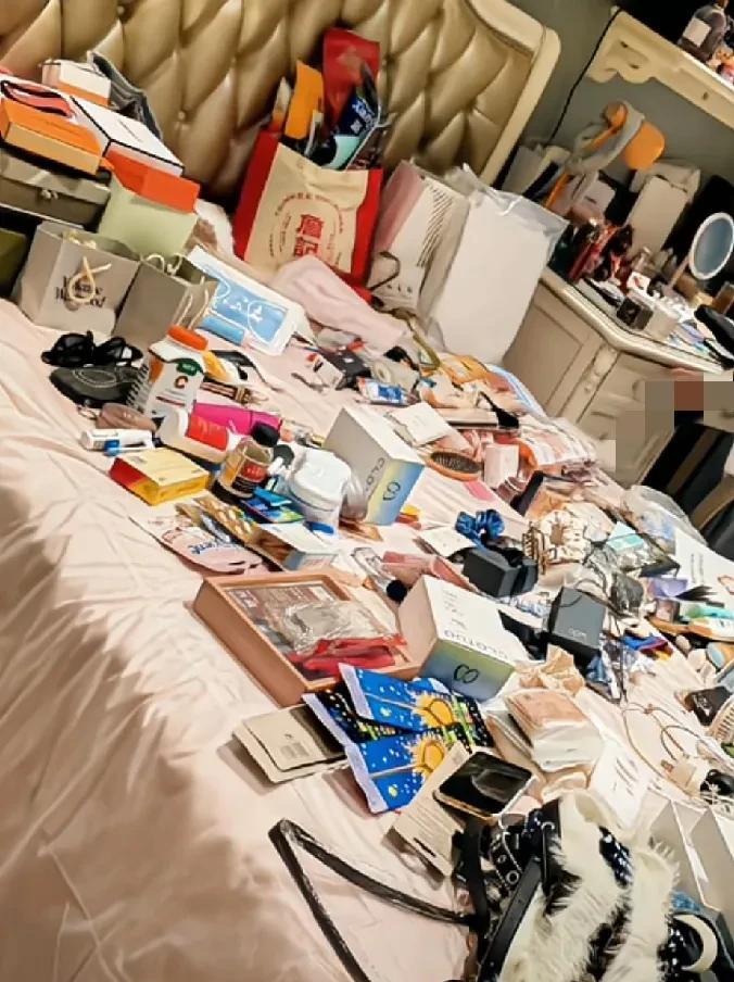 如果有更好的选择，我真的宁愿儿子换一个老婆。



回想十五年前，女儿对儿子一見