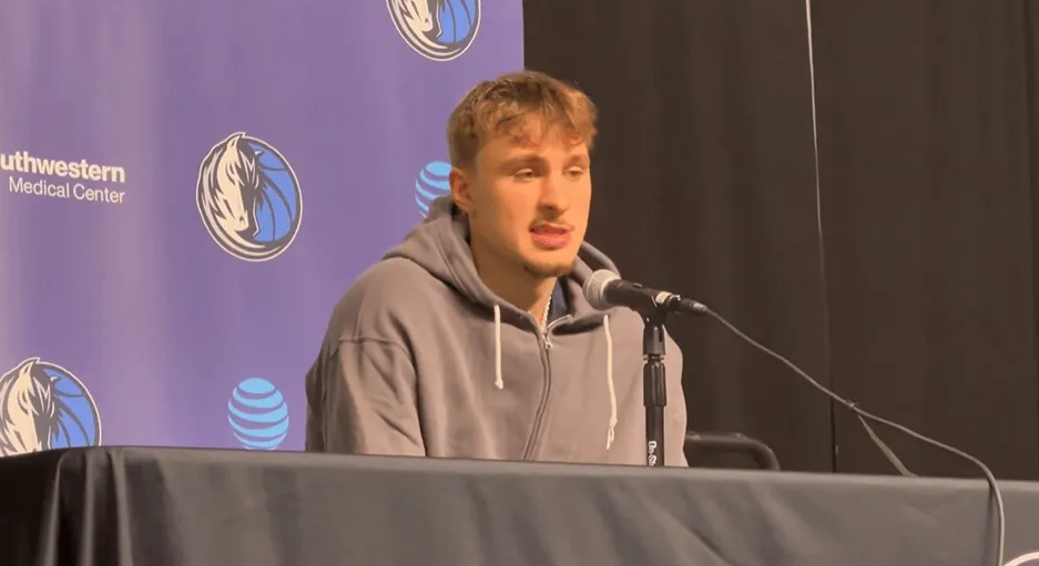 NBA季前赛，独行侠106-89轻松战胜雷霆。
独行侠球员库珀-弗拉格仅上半场出