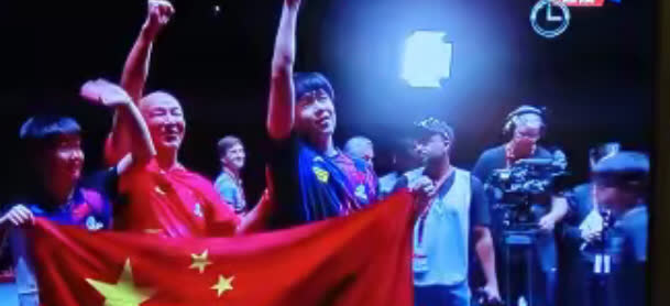 斩获，挑翻黑马！！[赞][赞][给力][给力]

莎头组合再次在世乒赛中成功
