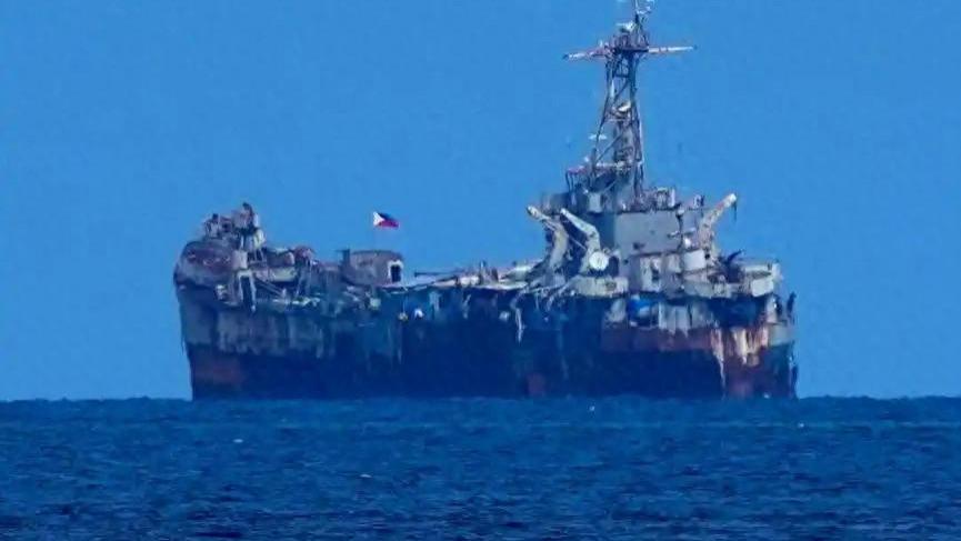 坐滩破船冒浓烟，菲拒不承认，主动爆料行动成功，宣称做战斗准备