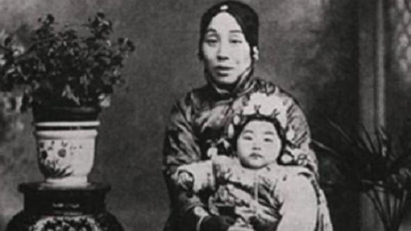 她因貌美被日本军官惦记，婚礼时请10名保镖，如今108岁仍健在