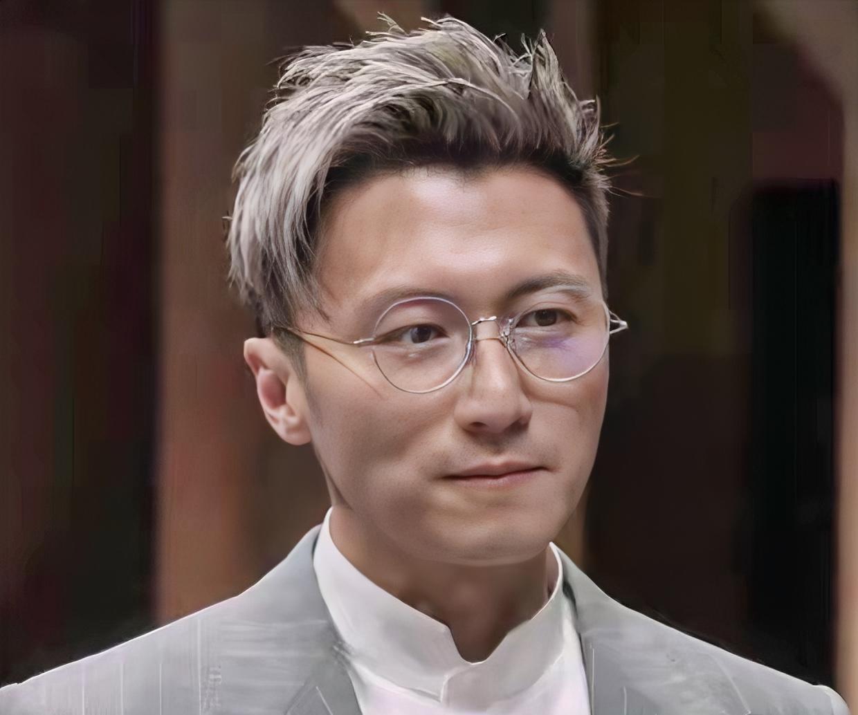 错的不是用火锅底料
而是你用的不是自己做的
谢霆锋在美食比赛当评委时，淘汰了一位