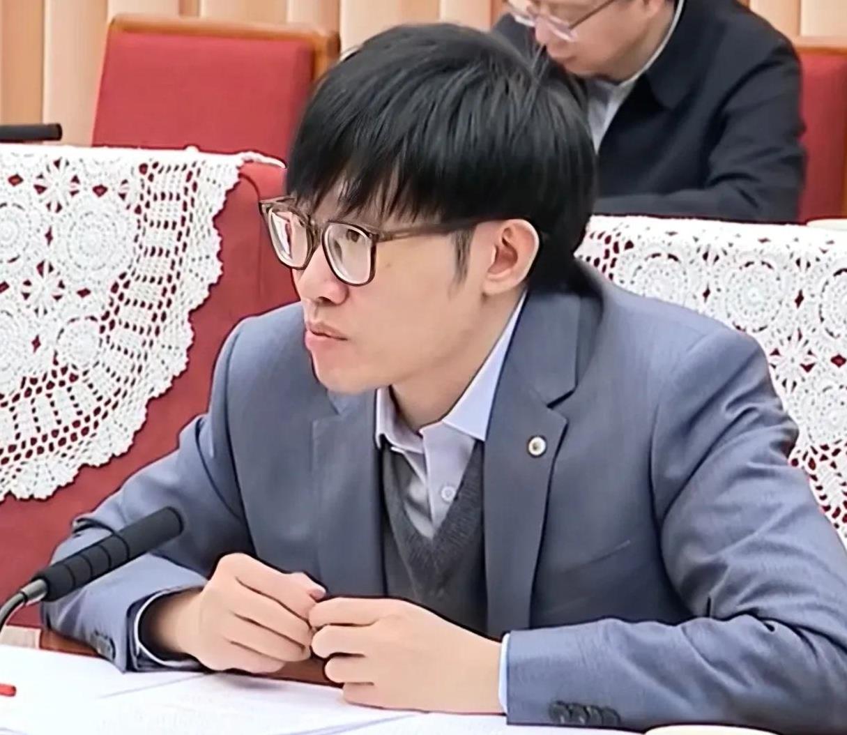 梁文锋这段发言简直太霸气了！
科研经费是国家和人民辛苦挣来的，必须要用在刀刃上！
