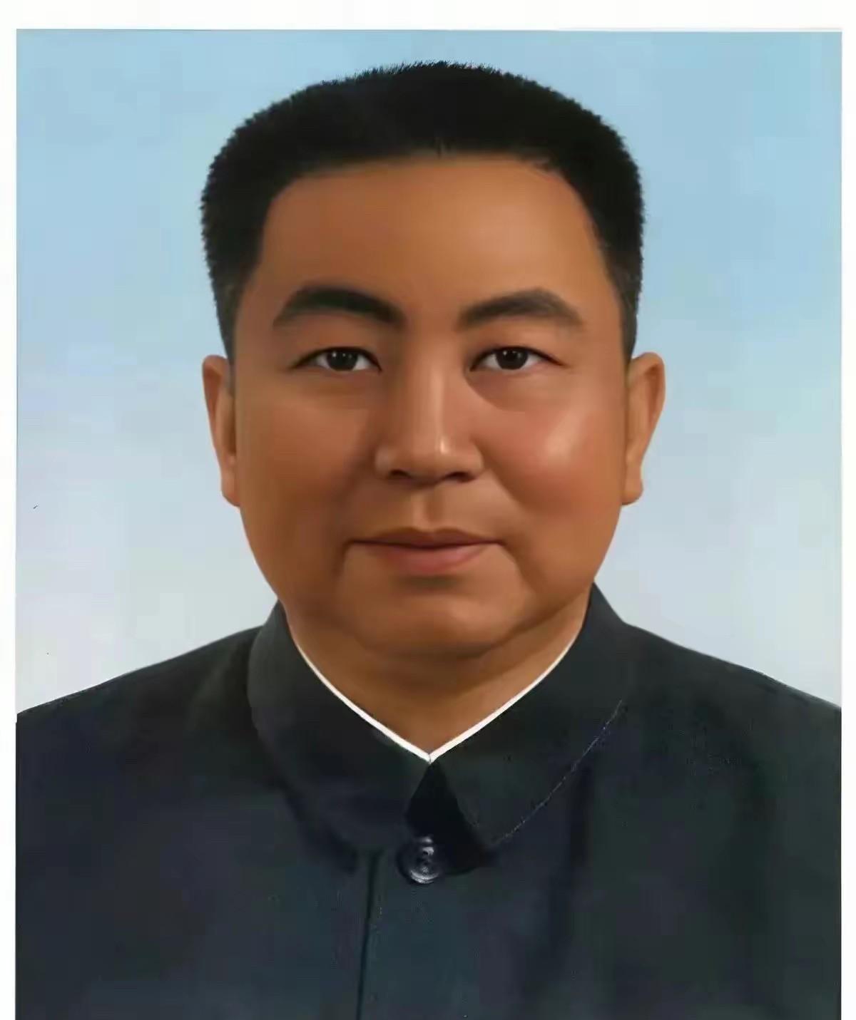 今天（8月20），是华国锋同志逝世17周年纪念日！
华老华在70年的革命生涯中，