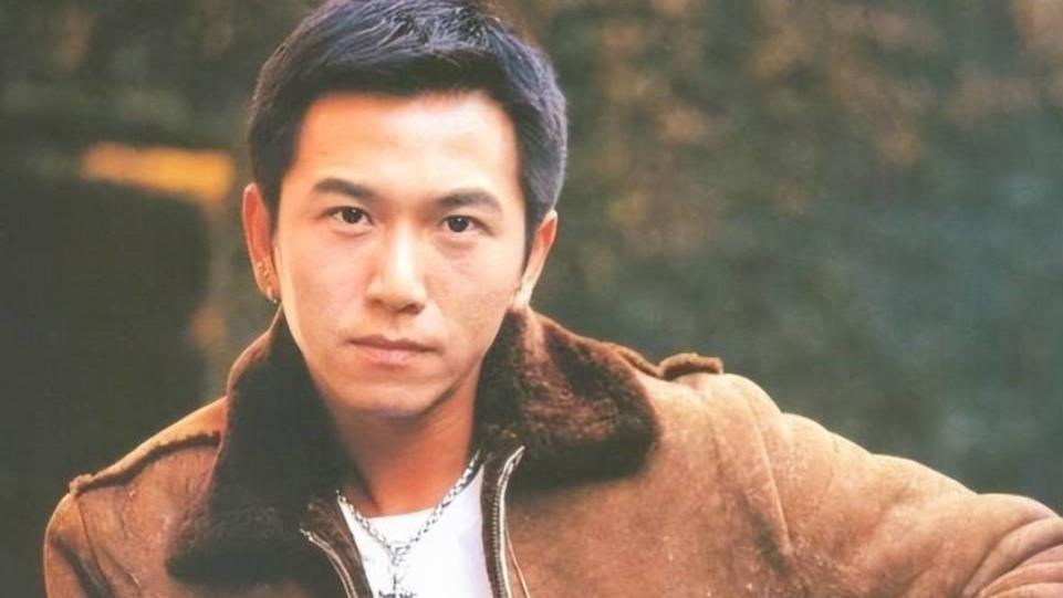 王晶该收一收了！爆料被“三少爷”强硬回击，能否引发蝴蝶效应？