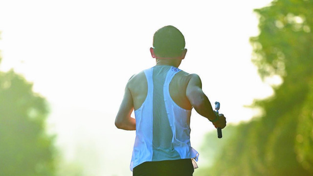 骨传导耳机值得入吗？稳固加防水，看这篇十款性价比运动耳机推荐