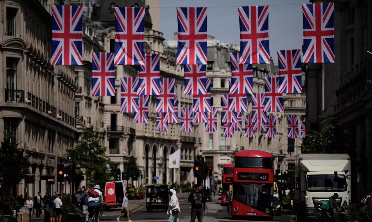 【最新民调结果显示：英国人将特朗普视为主要威胁】
伦敦时间2025年7月17日，